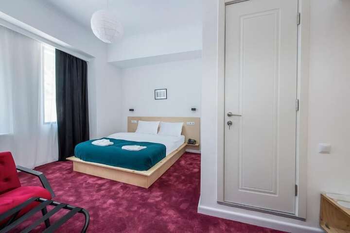 Room 4 of 36