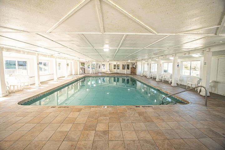 Pool Hotel