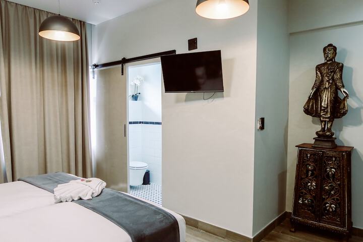 Room 28 of 36