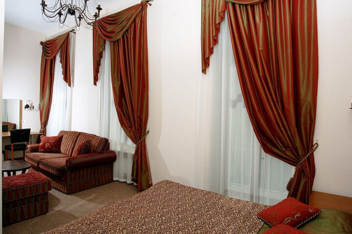 Room 7 of 46
