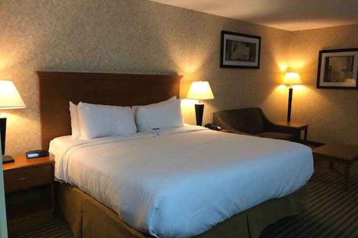 Room 9 of 35
