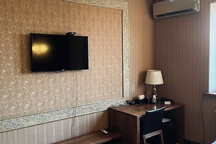 Room 5 of 23