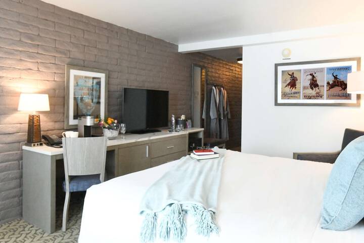 Room 28 of 124