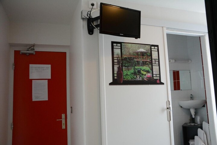 Room 19 of 40