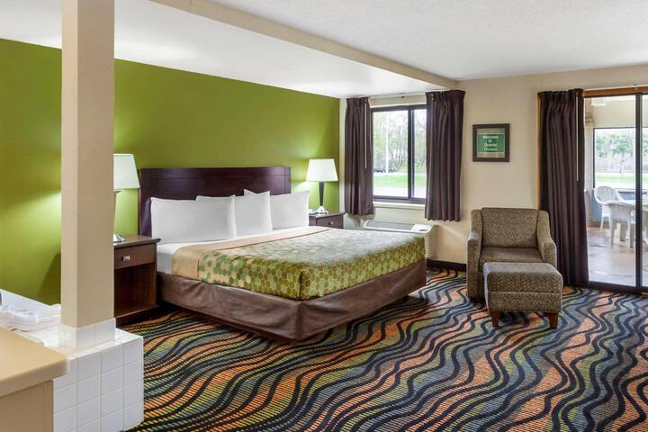 1 King Bed (2 of 28)