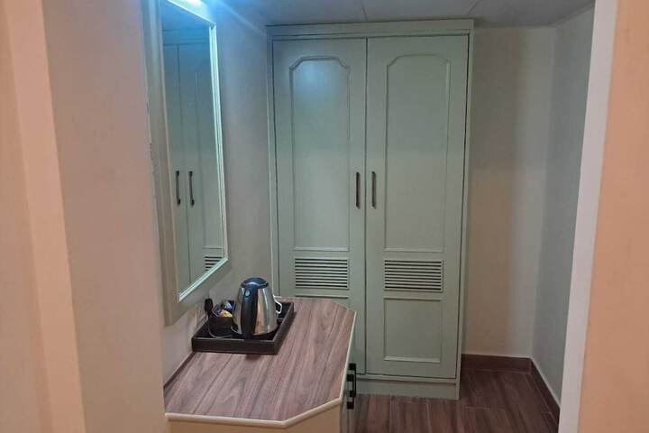 Room 27 of 63
