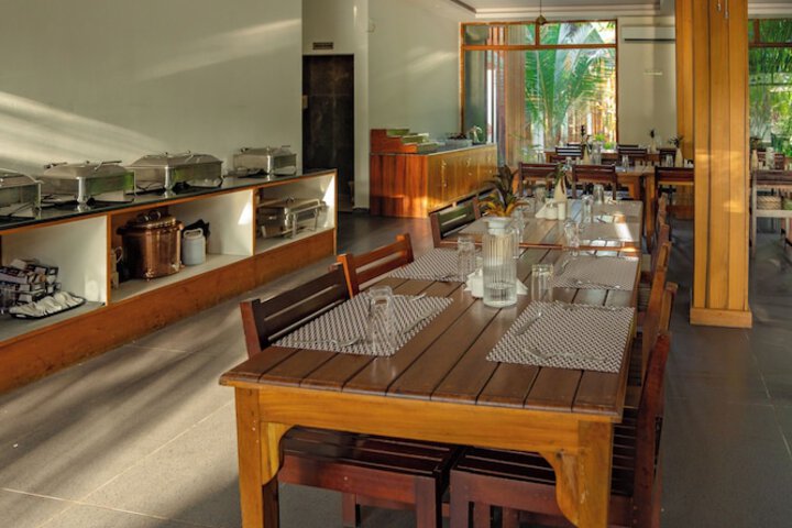 Dining 74 of 86