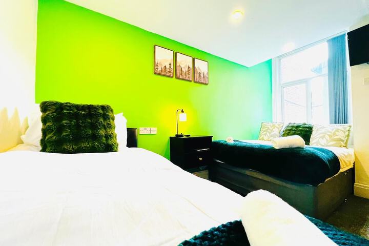 Room 5 of 27