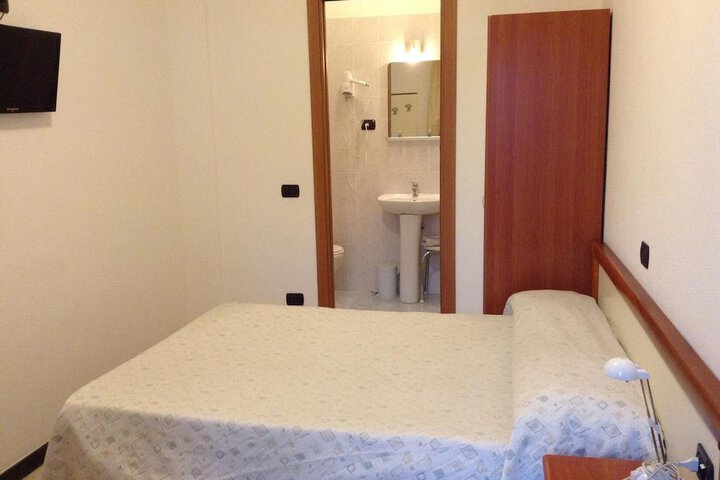 Room 10 of 35