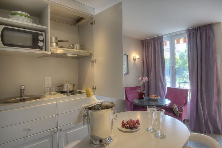 Dining Photos