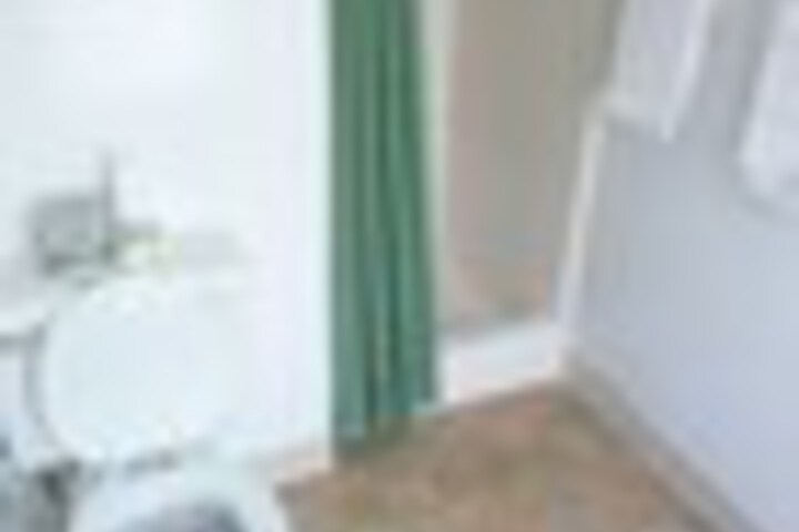 Room 47 of 102