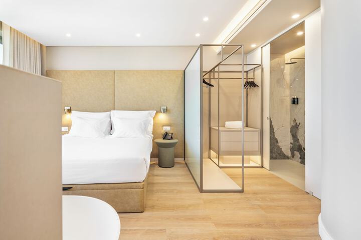 Room 42 of 120