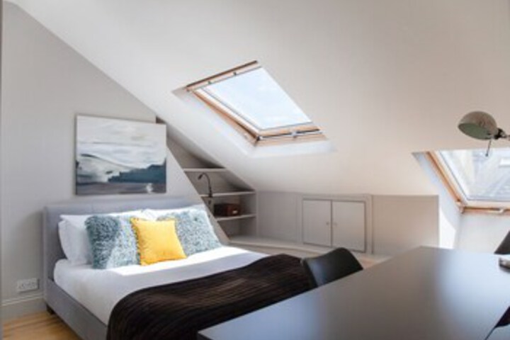Room 18 of 26