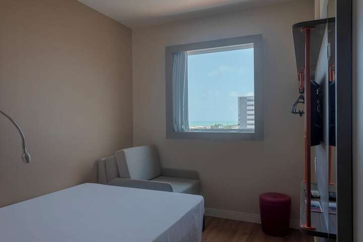 Room 37 of 110