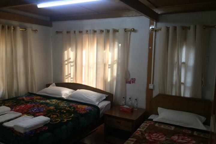 Room 3 of 5