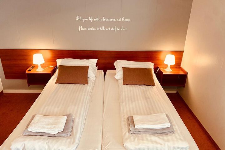 Room 9 of 44