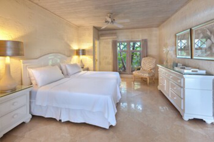 Room 18 of 22