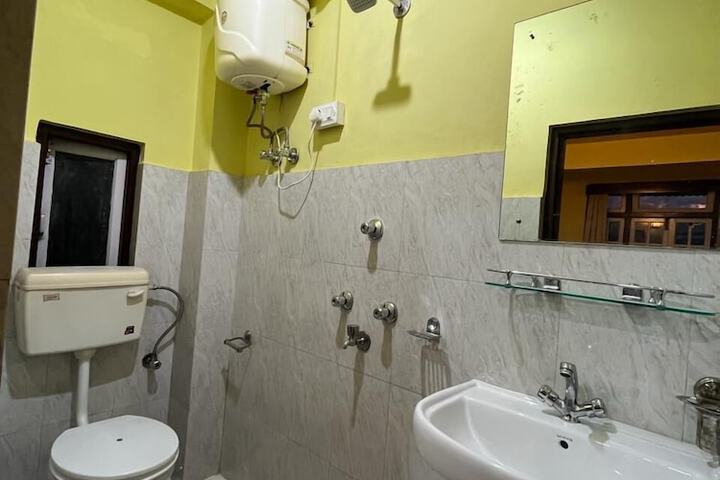 Room 20 of 29