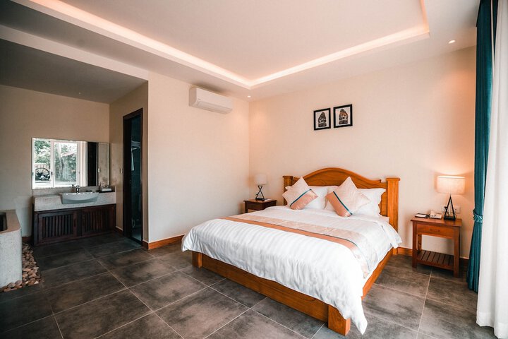 Room 15 of 63