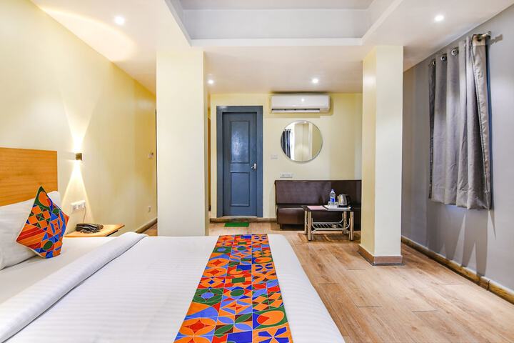 Room 28 of 35
