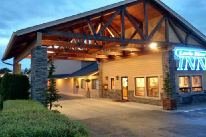 Lewis River Inn