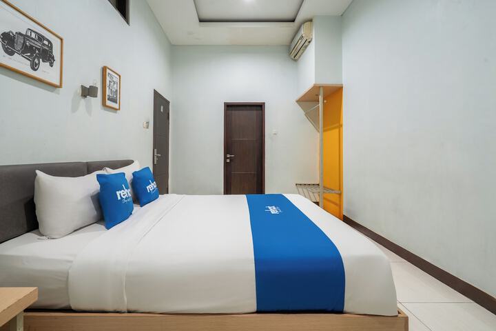 Room 25 of 40