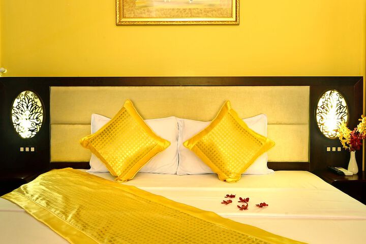 Room 4 of 33