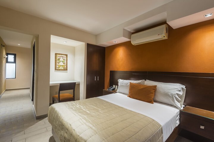 Room 15 of 37