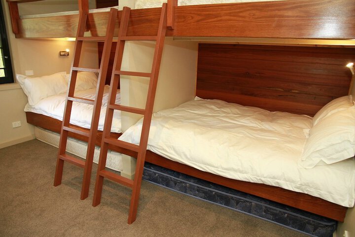 Room 5 of 19
