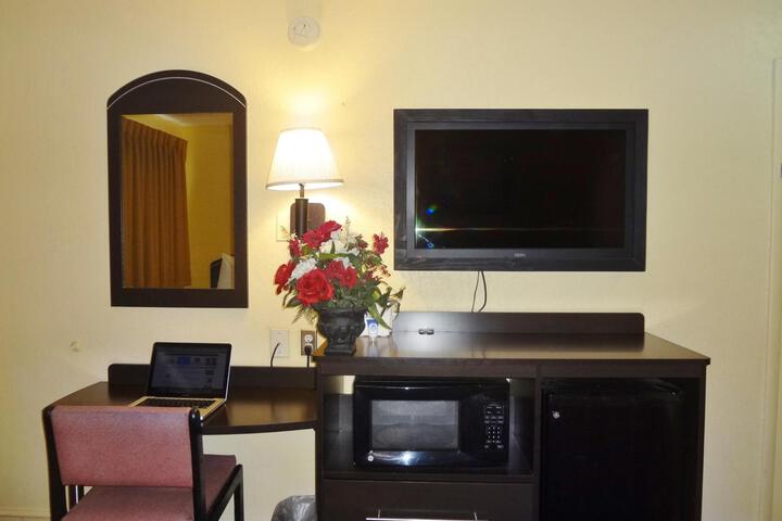 2 Double Beds (1 of 6)