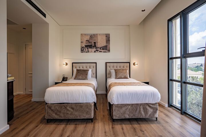 Room 21 of 52