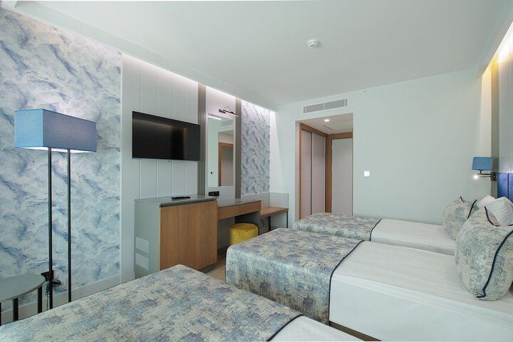 Room 6 of 23