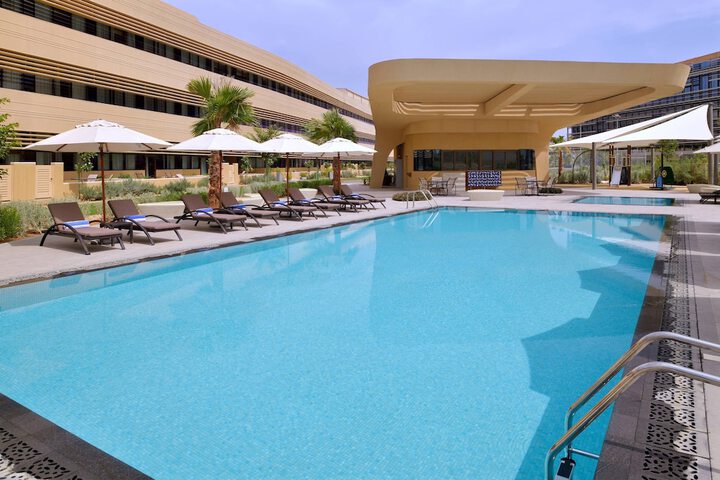 Pool 42 of 125