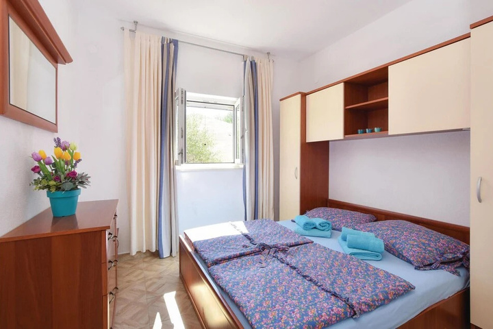 Stunning Home in Postira With Wifi and 2 Bedrooms