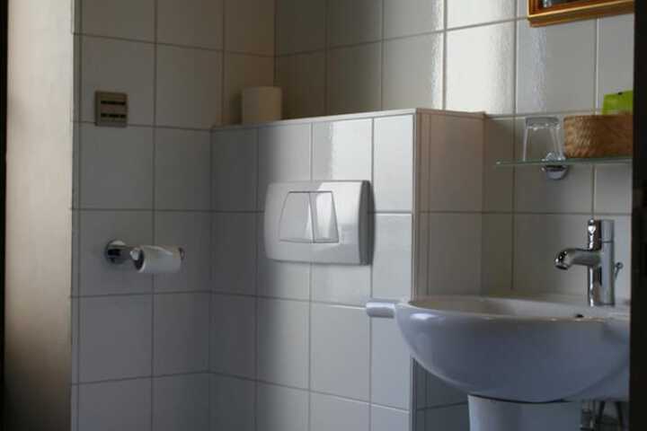 Room 18 of 28