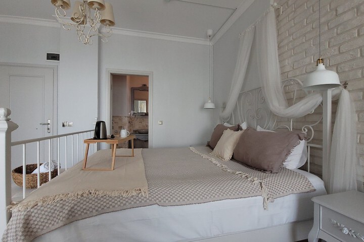 Room 15 of 85
