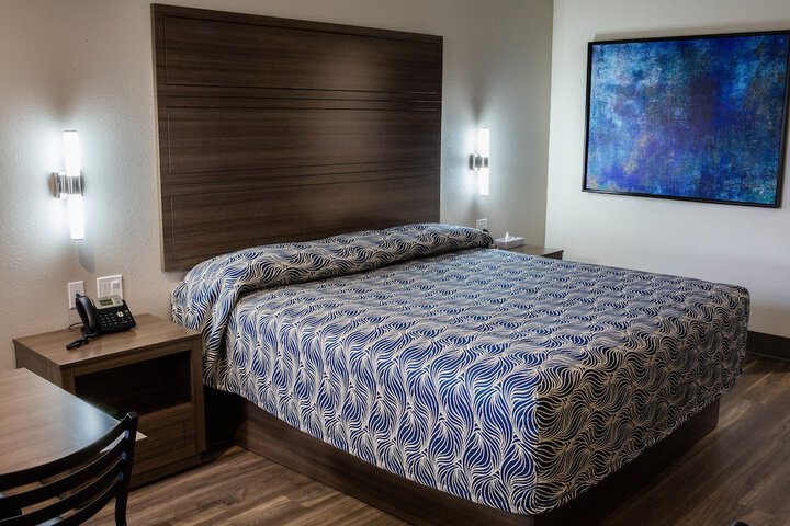 Room 6 of 40