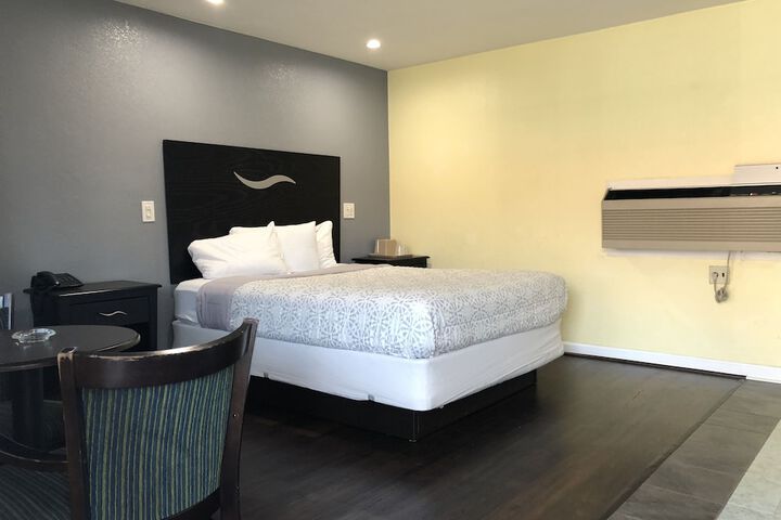 Room 10 of 35