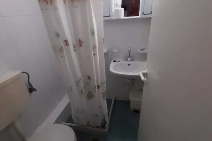 Room 8 of 13