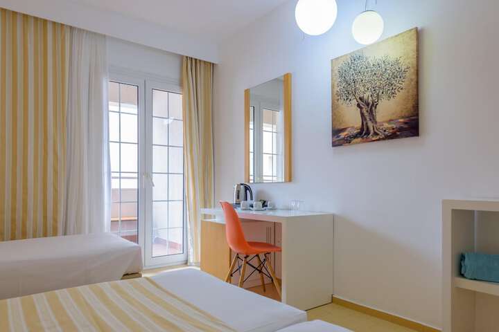 Room 28 of 73