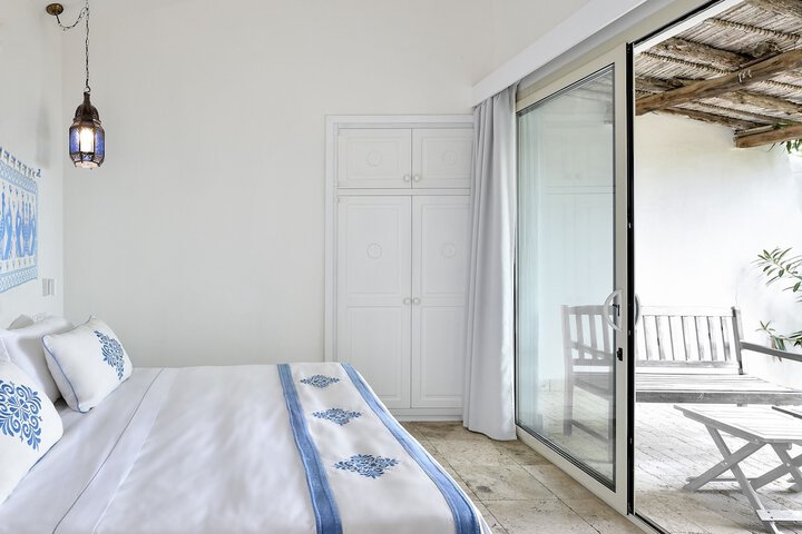 Room 15 of 50