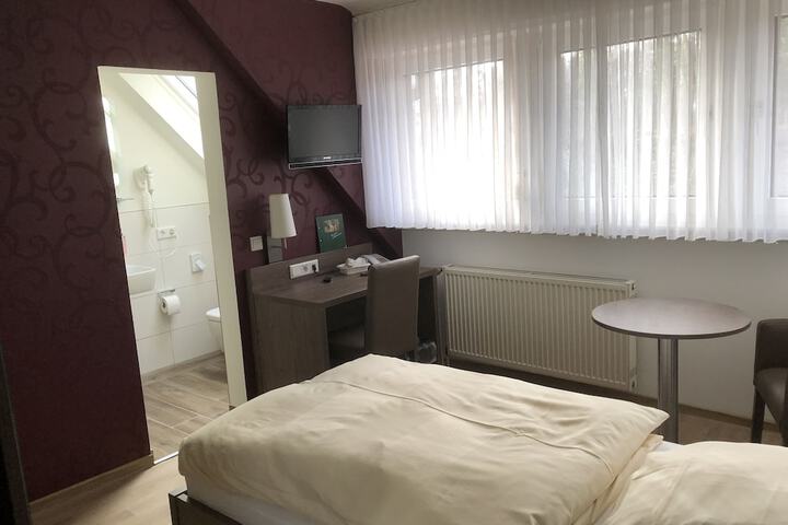 Room 16 of 92