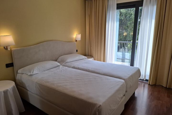 Room 20 of 49