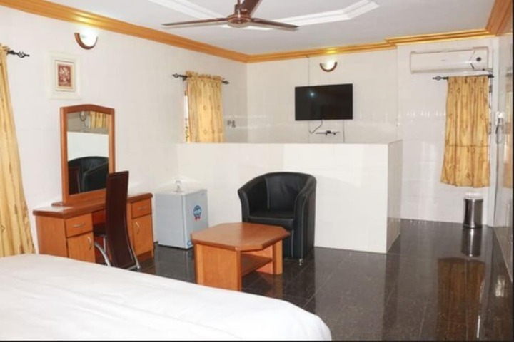 Room 12 of 29