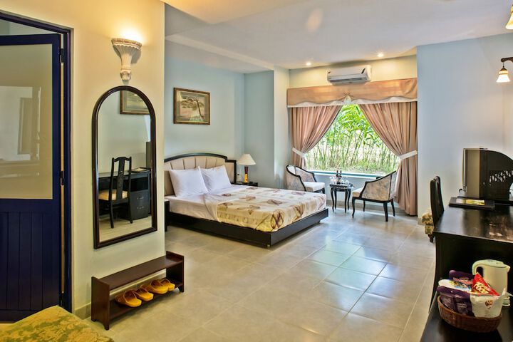 Room 6 of 92