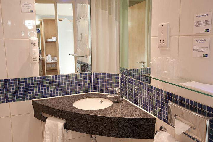 Room 3 of 22