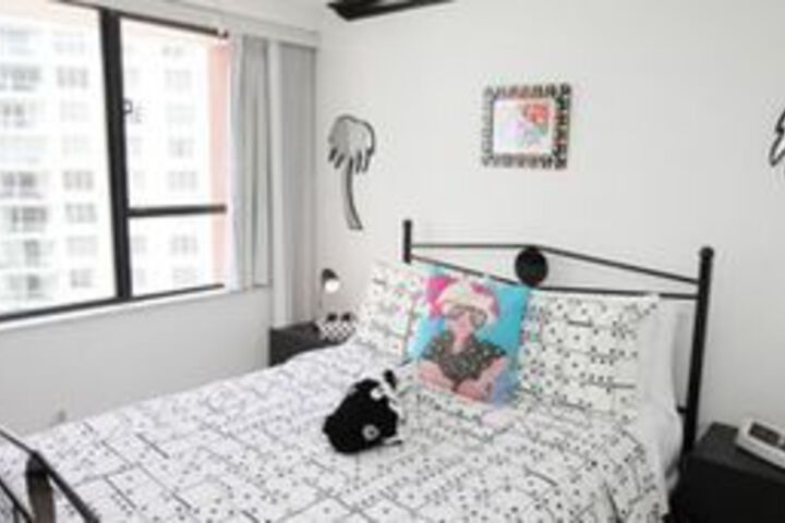 Room 73 of 171