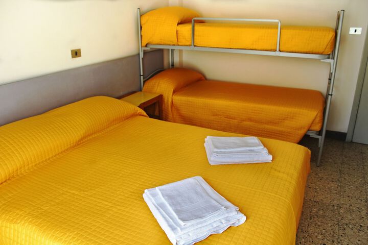 Room 8 of 39