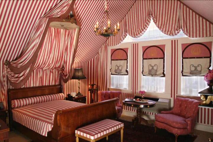 Room 12 of 28