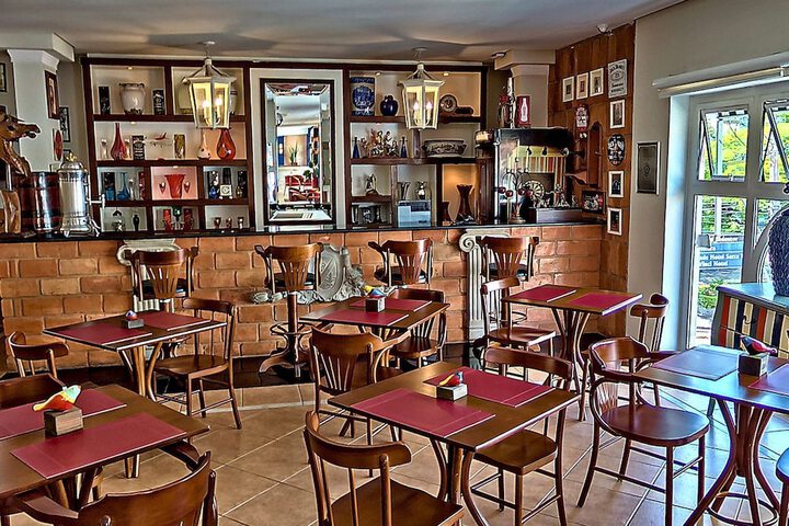Dining 50 of 85